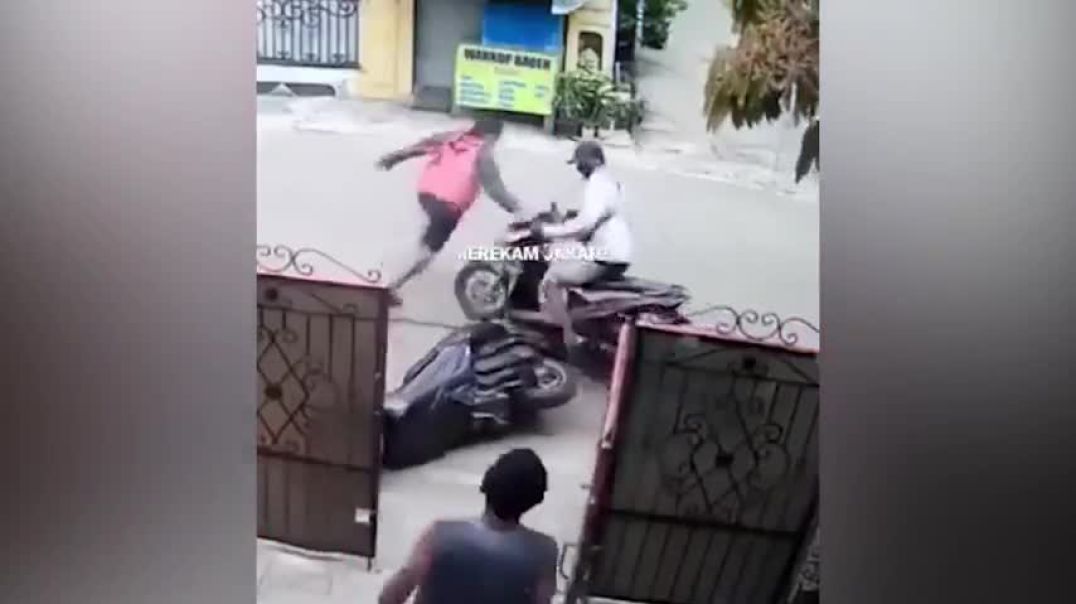 When Thieves ROB the wrong house instant karma
